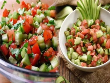 ÇOBAN SALATASI