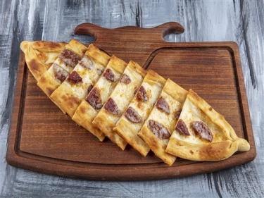 KAŞARLI SUCUKLU PİDE