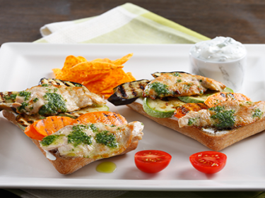 PESTO SOSLU SEBZELİ IZGARA TAVUK